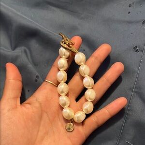 Elegant White Pearl Bracelet